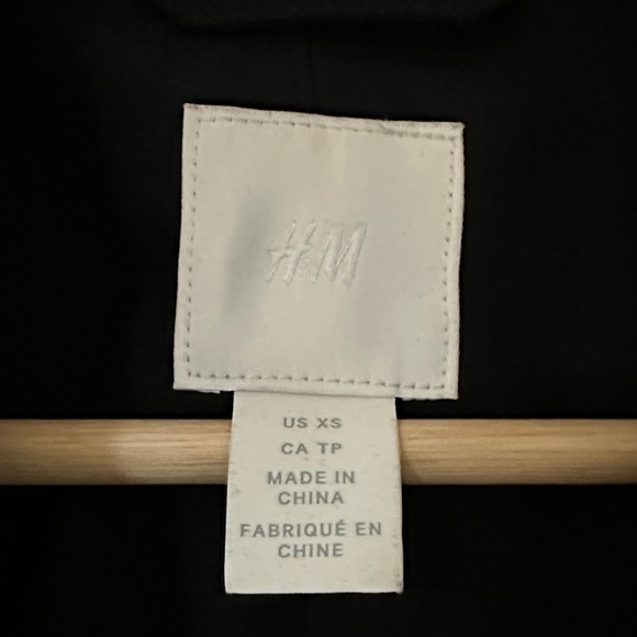 H&M Black Single-Button Blazer - Picture 2 of 4